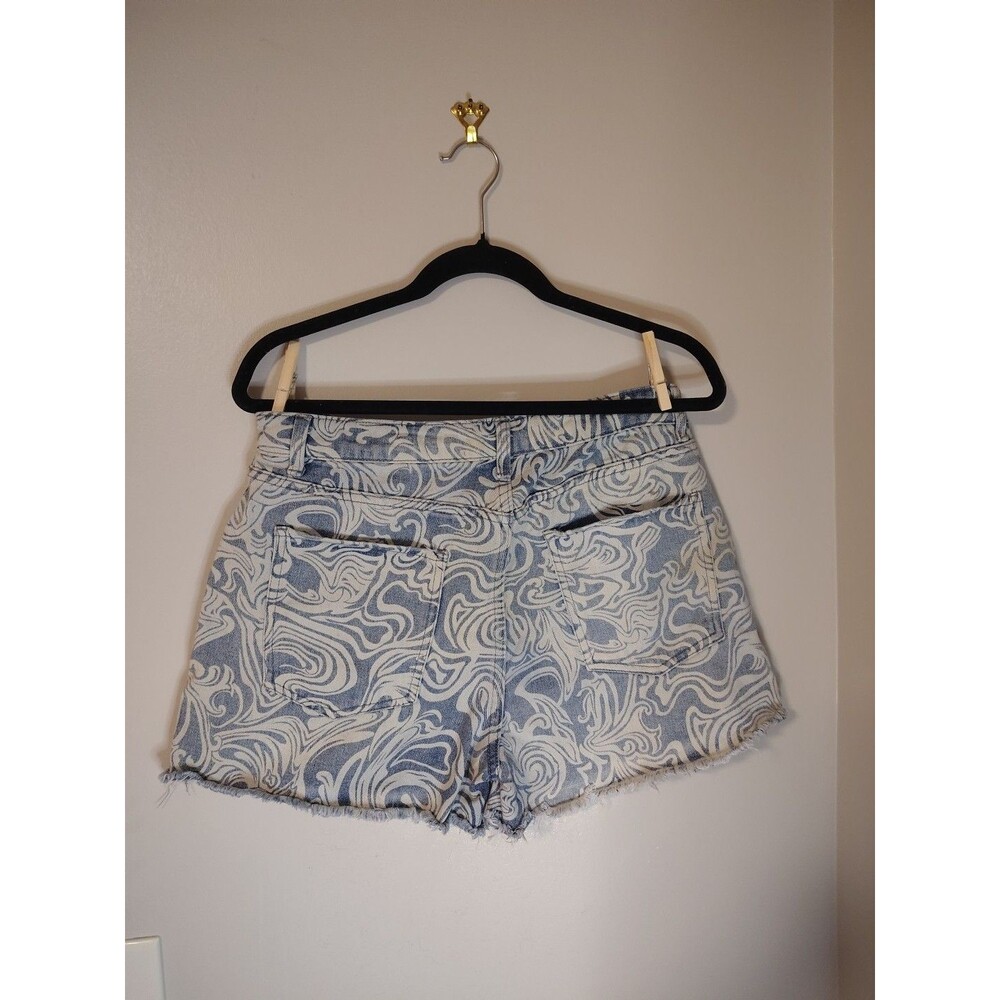 NB NWT High Rise Swirl Print Denim Shorts - frayed hem w/ 1" slits on the sides - Picture 2 of 11